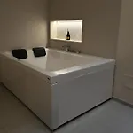 Dr Luxury Avola